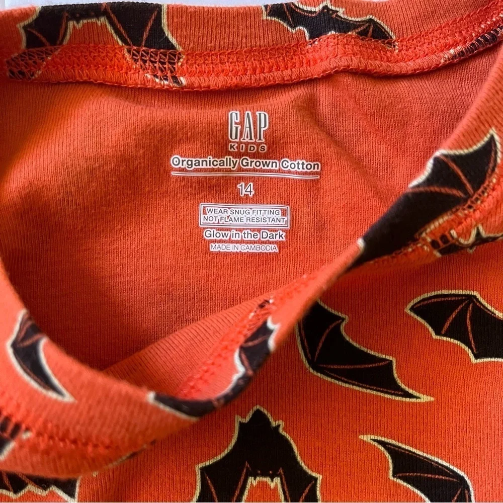 GAP Kids organic cotton orange Halloween pajamas with black bat print